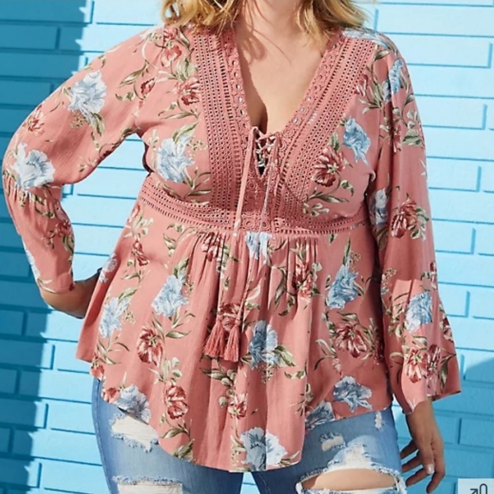 Torrid Peasant Blouse, size 2, floral and dusty pink